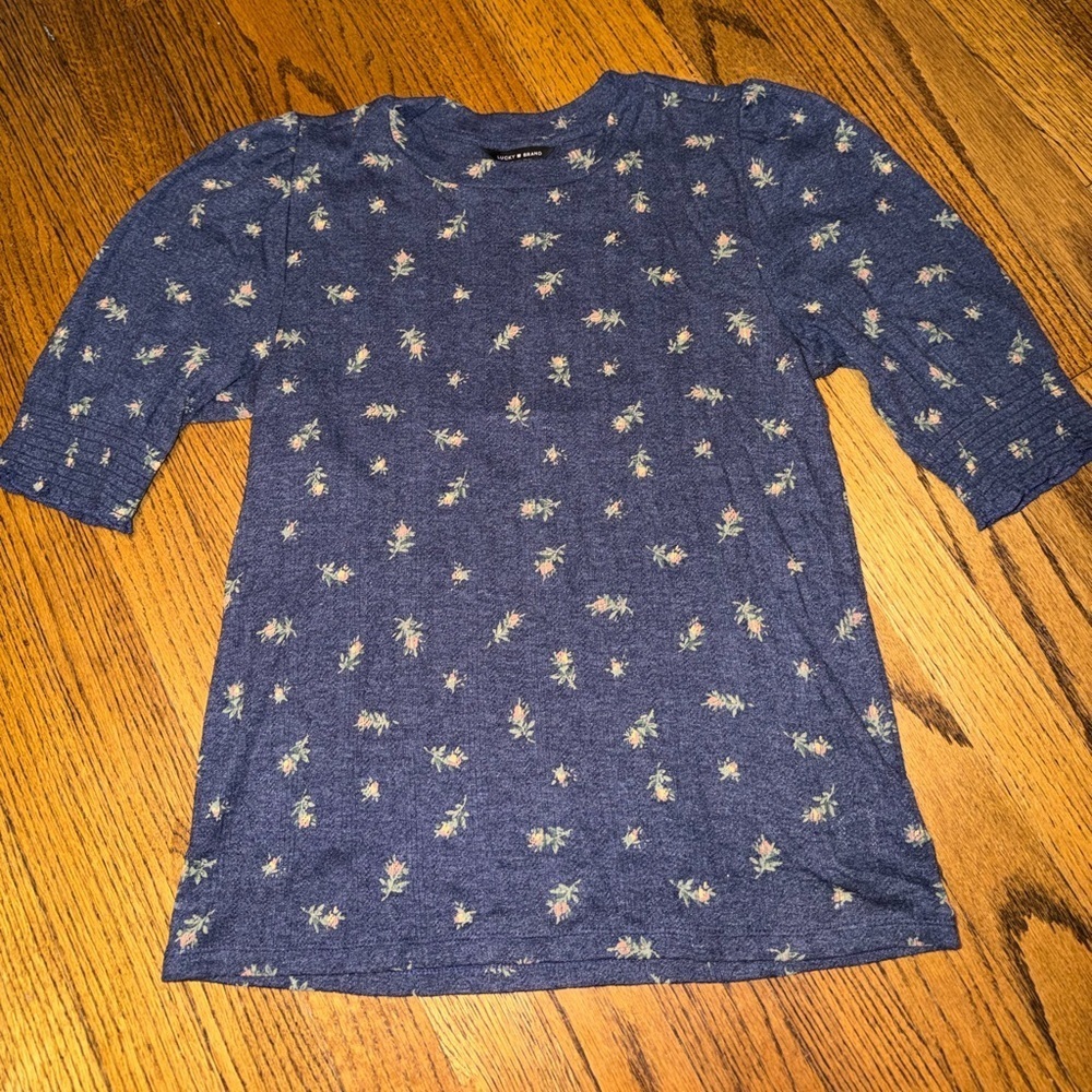 Lucky Brand Navy Blue Floral Short Sleeve Tee Size Small Fitted Sleeves
